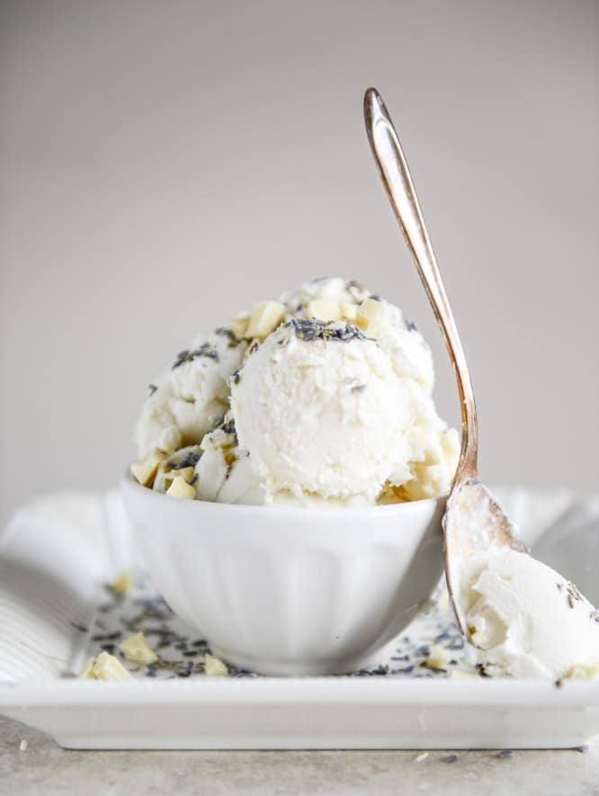 white chocolate lavender ice cream I howsweeteats.com