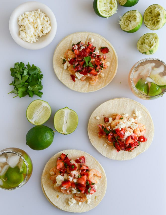 Chipotle Lime Shrimp Tacos with Strawberry Salsa I howsweeteats.com