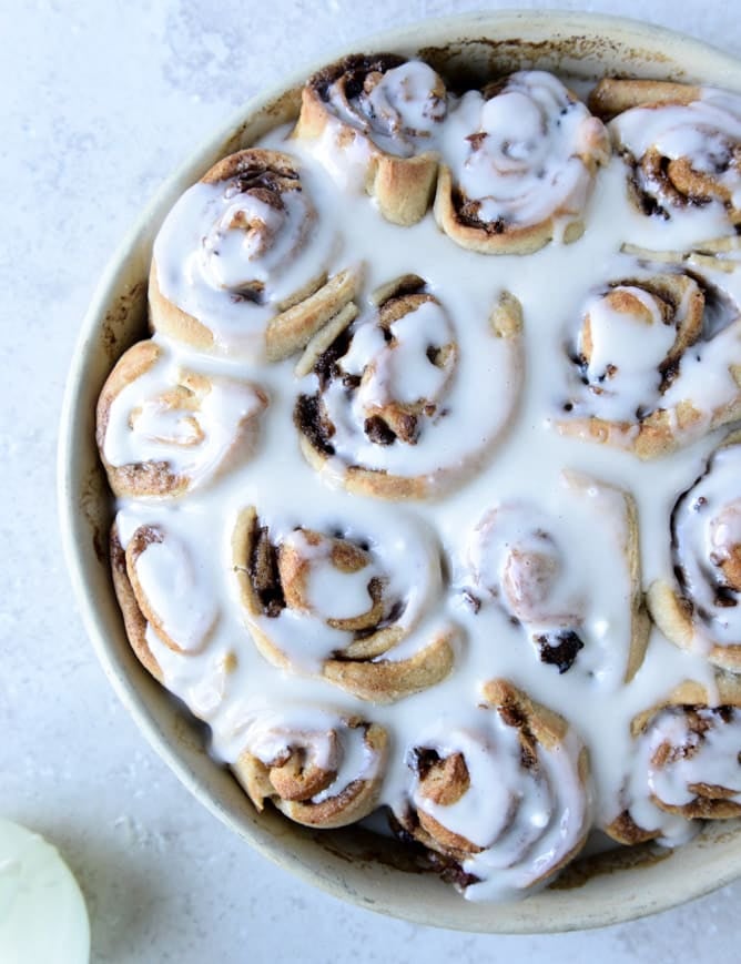 bacon cinnamon rolls I howsweeteats.com