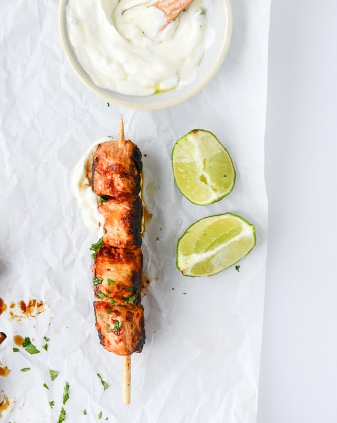chili garlic chicken skewers with yogurt sauce I howsweeteats.com