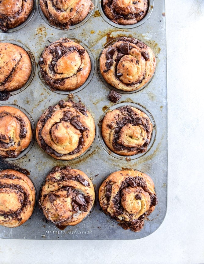 chocolate cinnamon babka muffins I howsweeteats.com