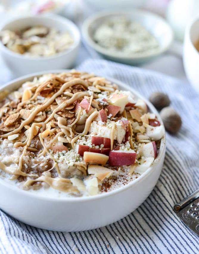 slow cooker apple cinnamon oatmeal with maple cream I howsweeteats.com