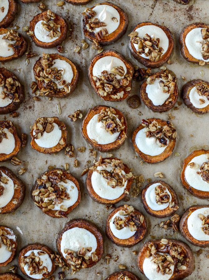 roasted sweet potato casserole bites with oatmeal cookie crumble I howsweeteats.com