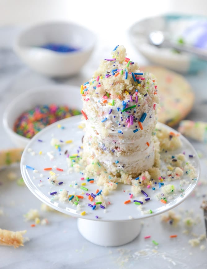 mini sprinkle smash cake I howsweeteats.com