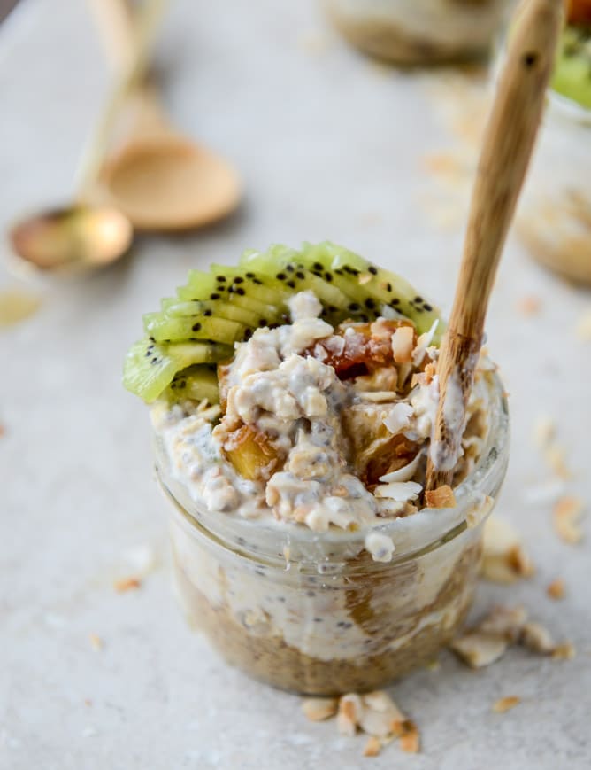 toasted coconut overnight oats I howsweeteats.com