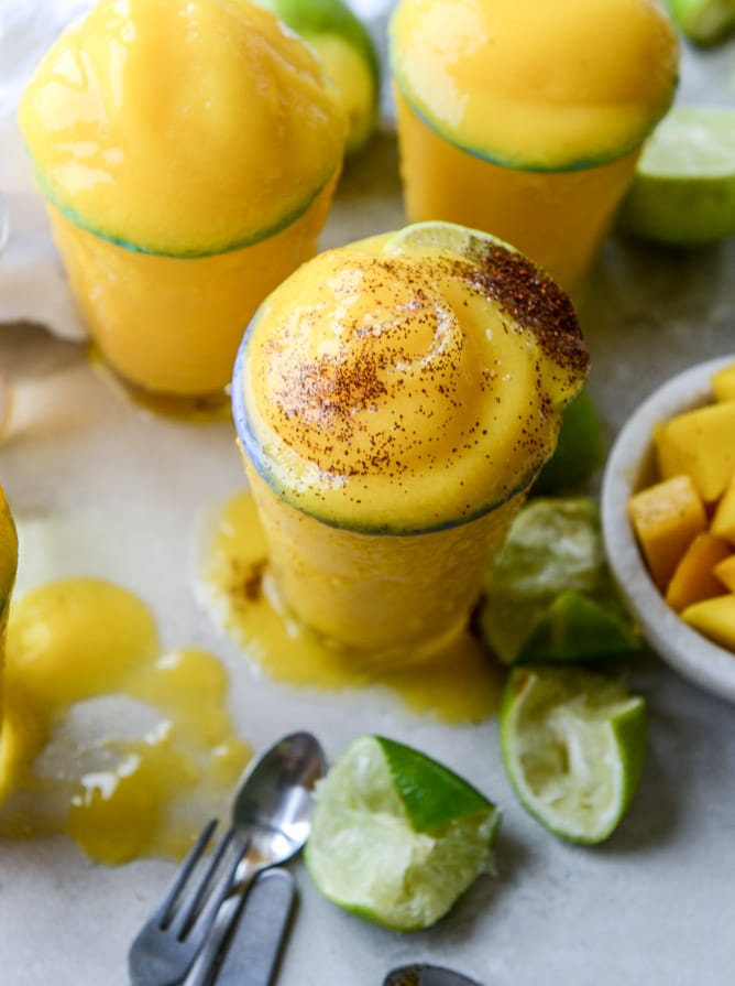 fresh mango margarita frosty I howsweeteats.com