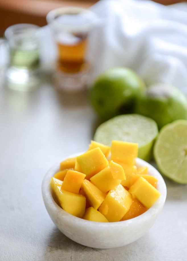 fresh mango margarita frosty I howsweeteats.com