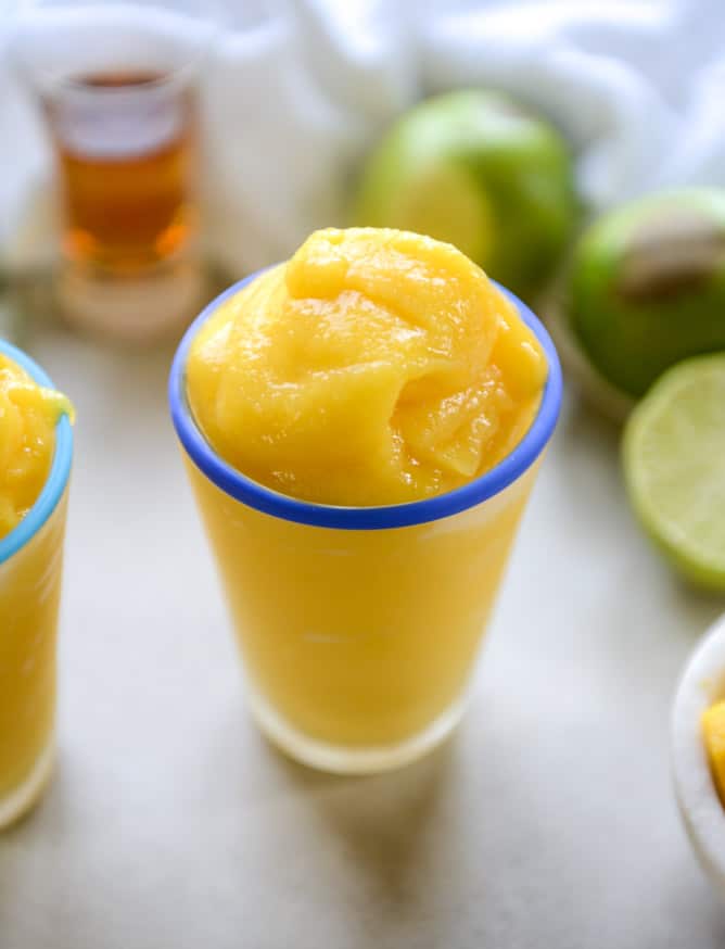 fresh mango margarita frosty I howsweeteats.com