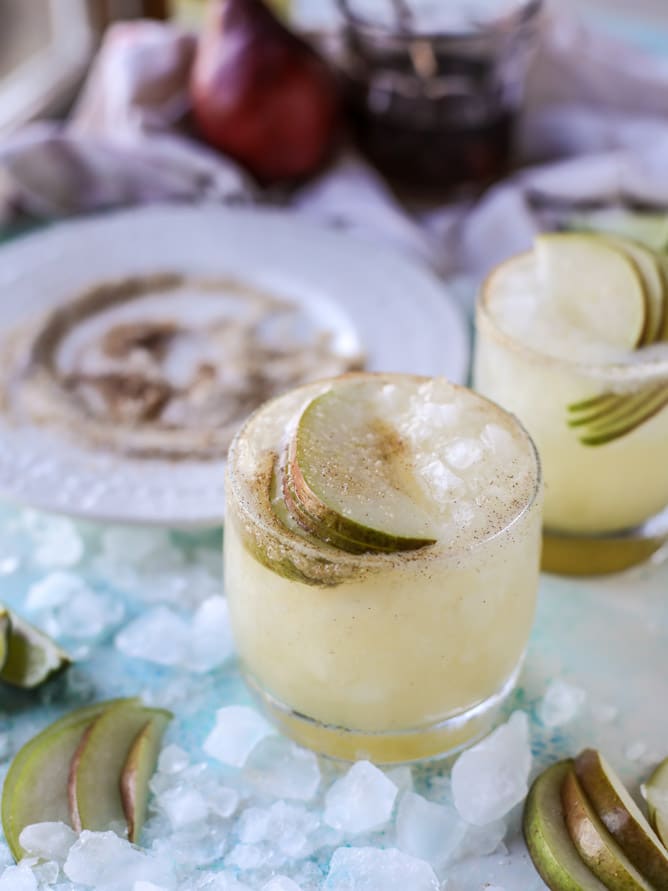 honey vanilla pear margaritas I howsweeteats.com 