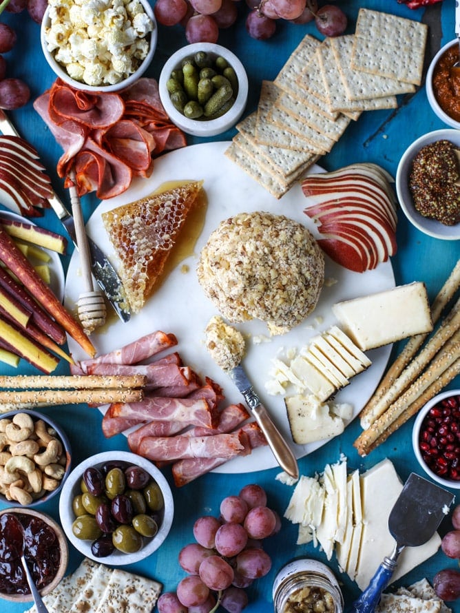 butternut squash cheeseball and a thanksgiving cheese board I howsweeteats.com