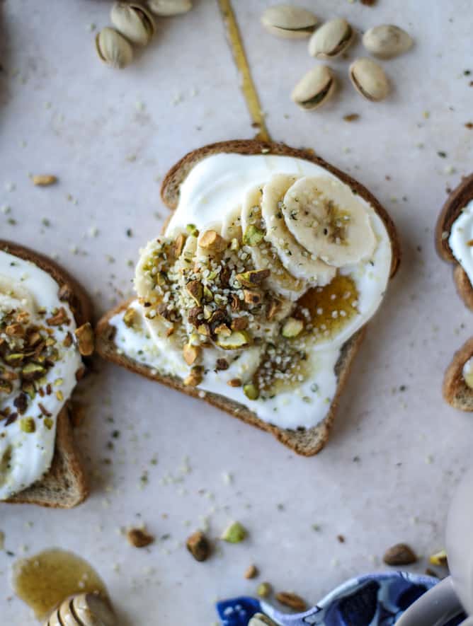 vanilla ricotta banana toast with pistachios I howsweeteats.com