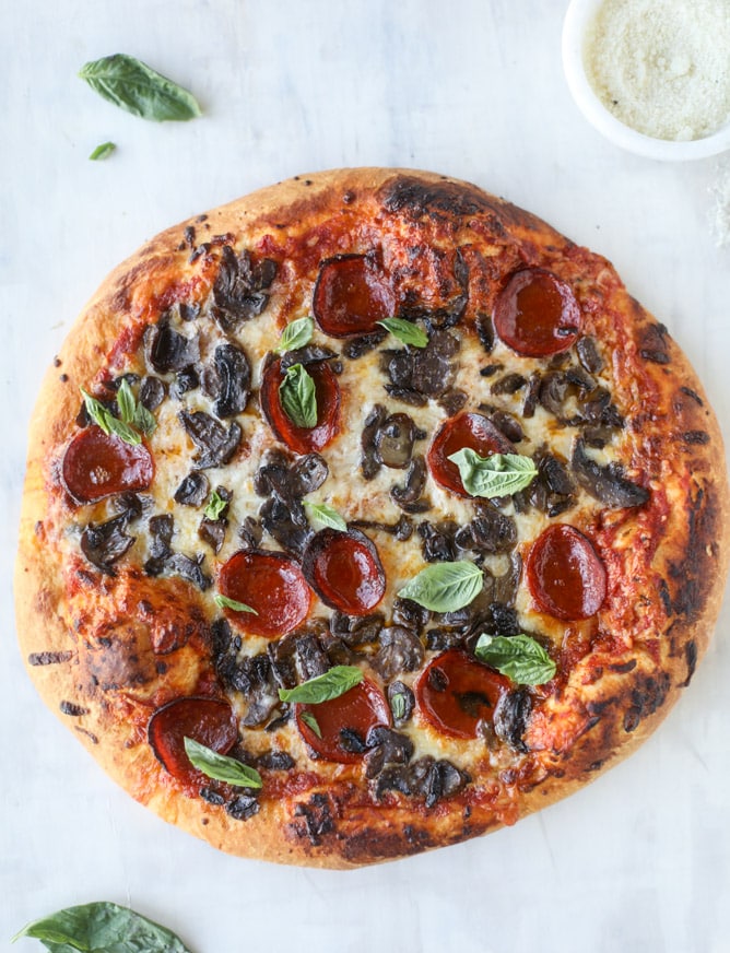 truffle mushroom pizza I howsweeteats.com