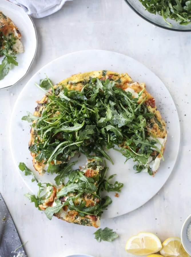 spring vegetable frittata with queso cheese and arugula I howsweeteats.com