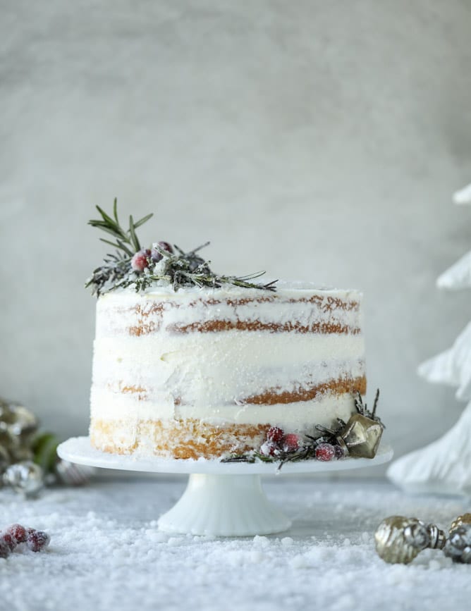 white christmas sparkle cake I howsweeteats.com #christmas #cake #vanilla #almond