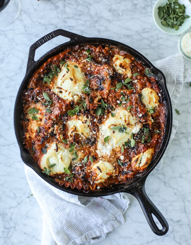 spicy sausage and kale skillet lasagna I howsweeteats.com #sausage #kale #skillet #lasagna #pasta