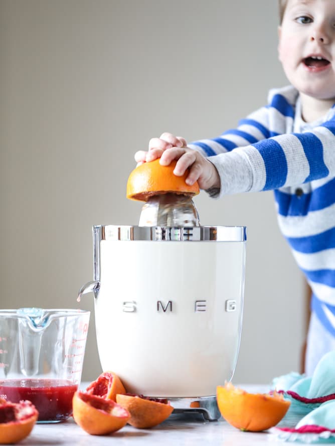 blood orange yogurt cake I howsweeteats.com #bloodorange #greekyogurt #yogurt #loafcake #cake #citrus
