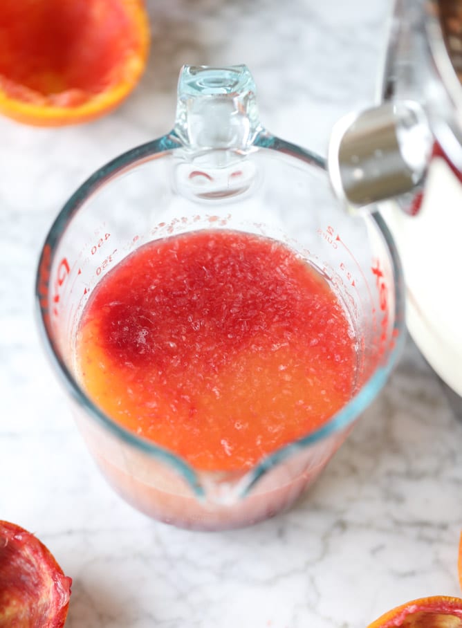 blood orange yogurt cake I howsweeteats.com #bloodorange #greekyogurt #yogurt #loafcake #cake #citrus