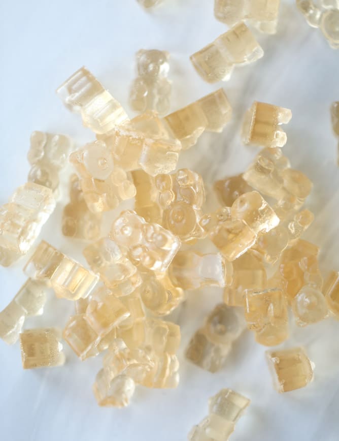rosé champagne gummy bears I howsweeteats.com #gummybears #champagne #rosé #candy #homemade