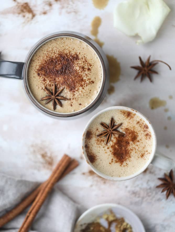 coconut chai power coffee I howsweeteats.com #coffee #coconut #chai #bulletproof #coconutoil