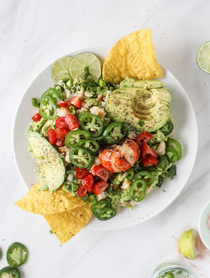 lobster guacamole I howsweeteats.com #lobster #guacamole #avocado #seafood #dip