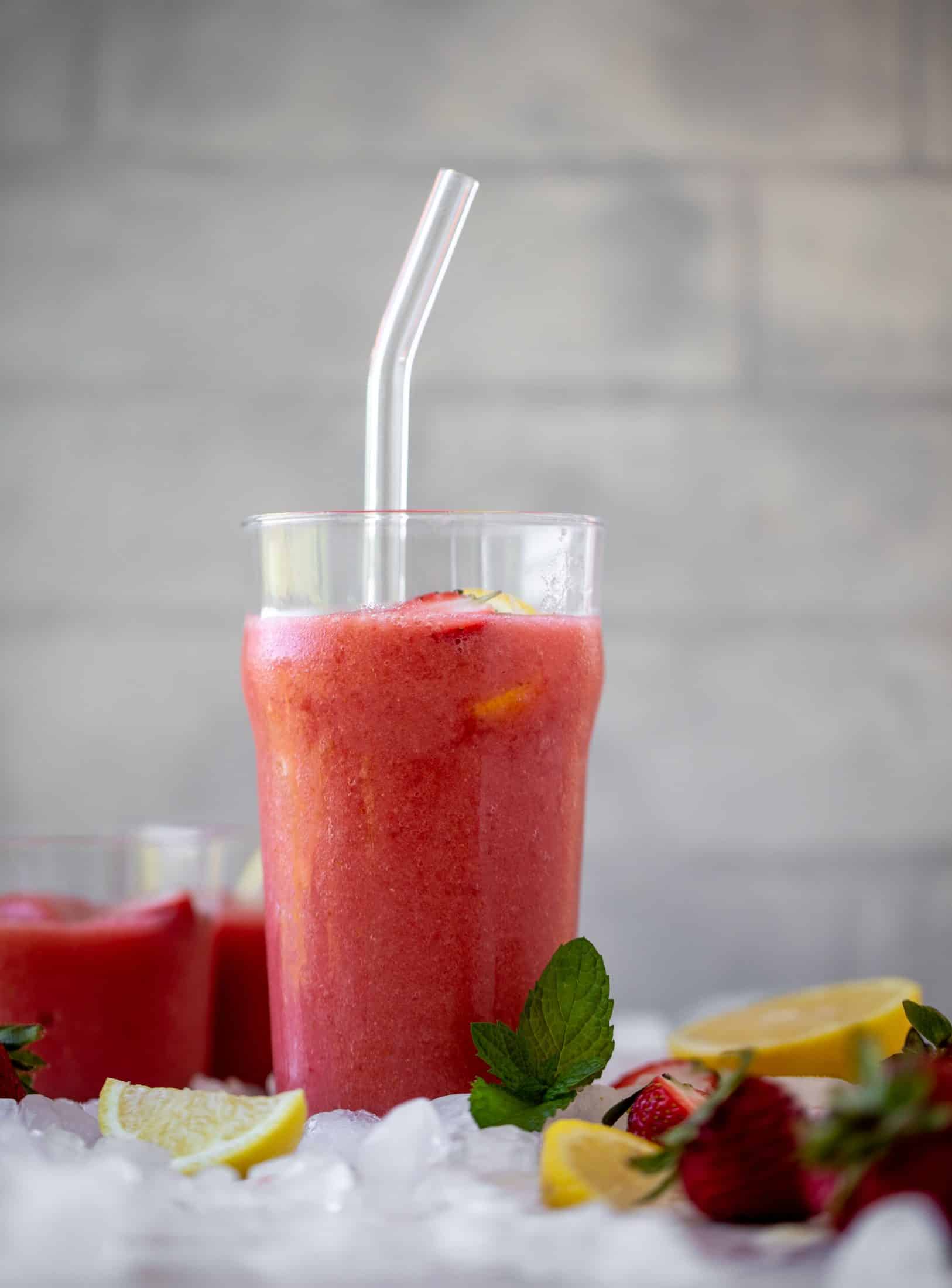 2 ingredient frozen strawberry lemonade