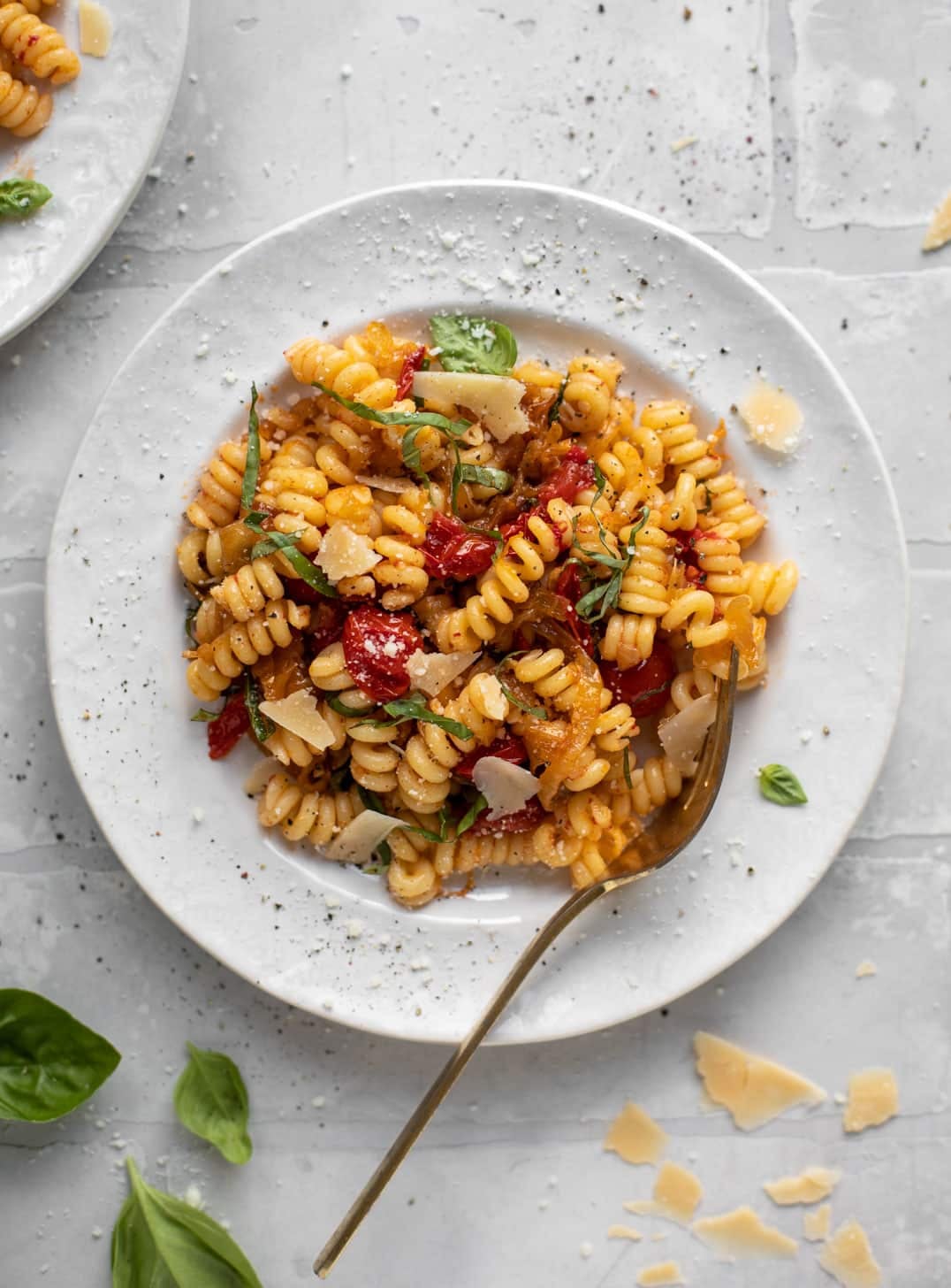 caramelized onion tomato pasta with basil