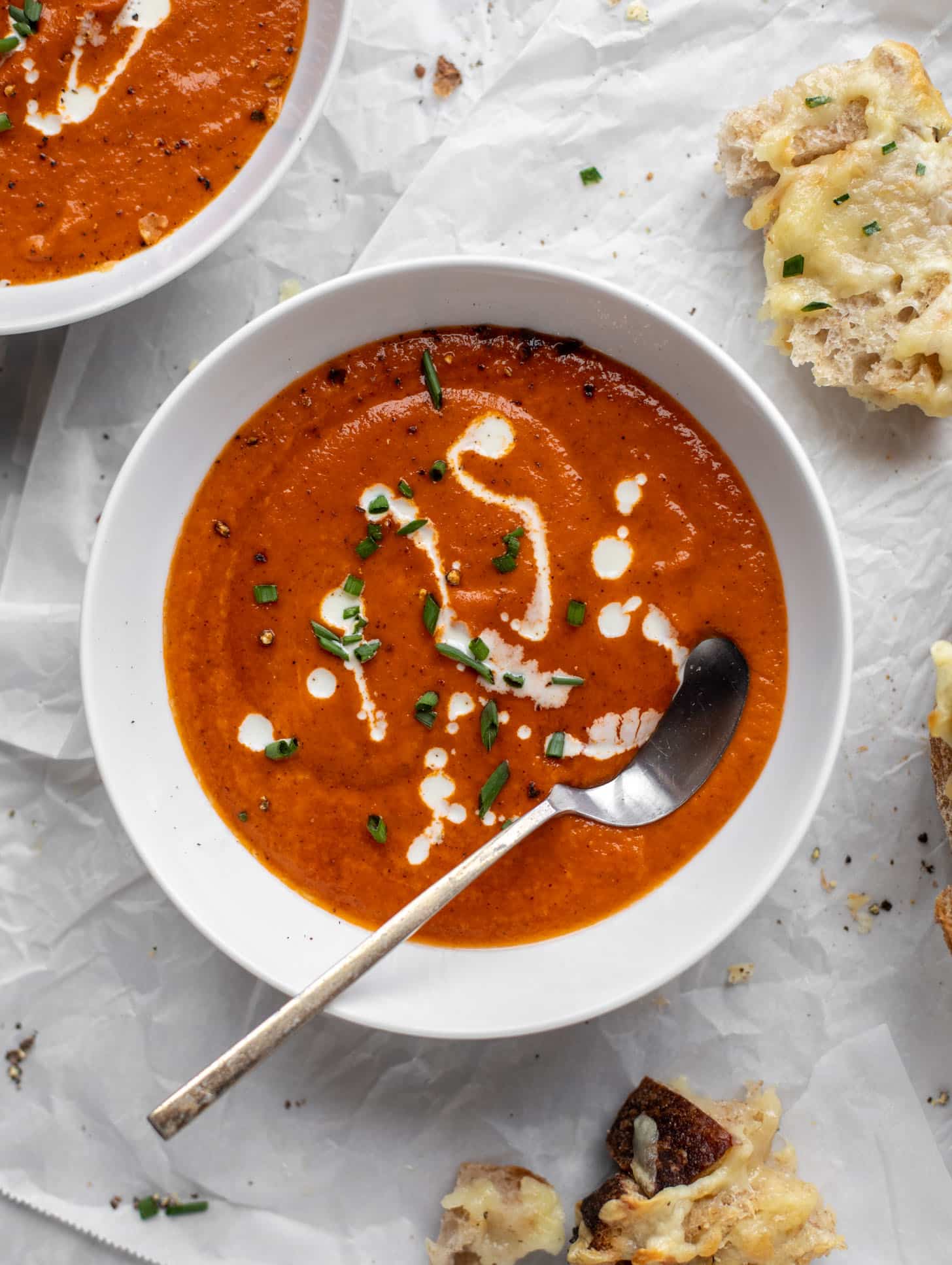 chipotle tomato soup with smoked cheddar pull apart bread