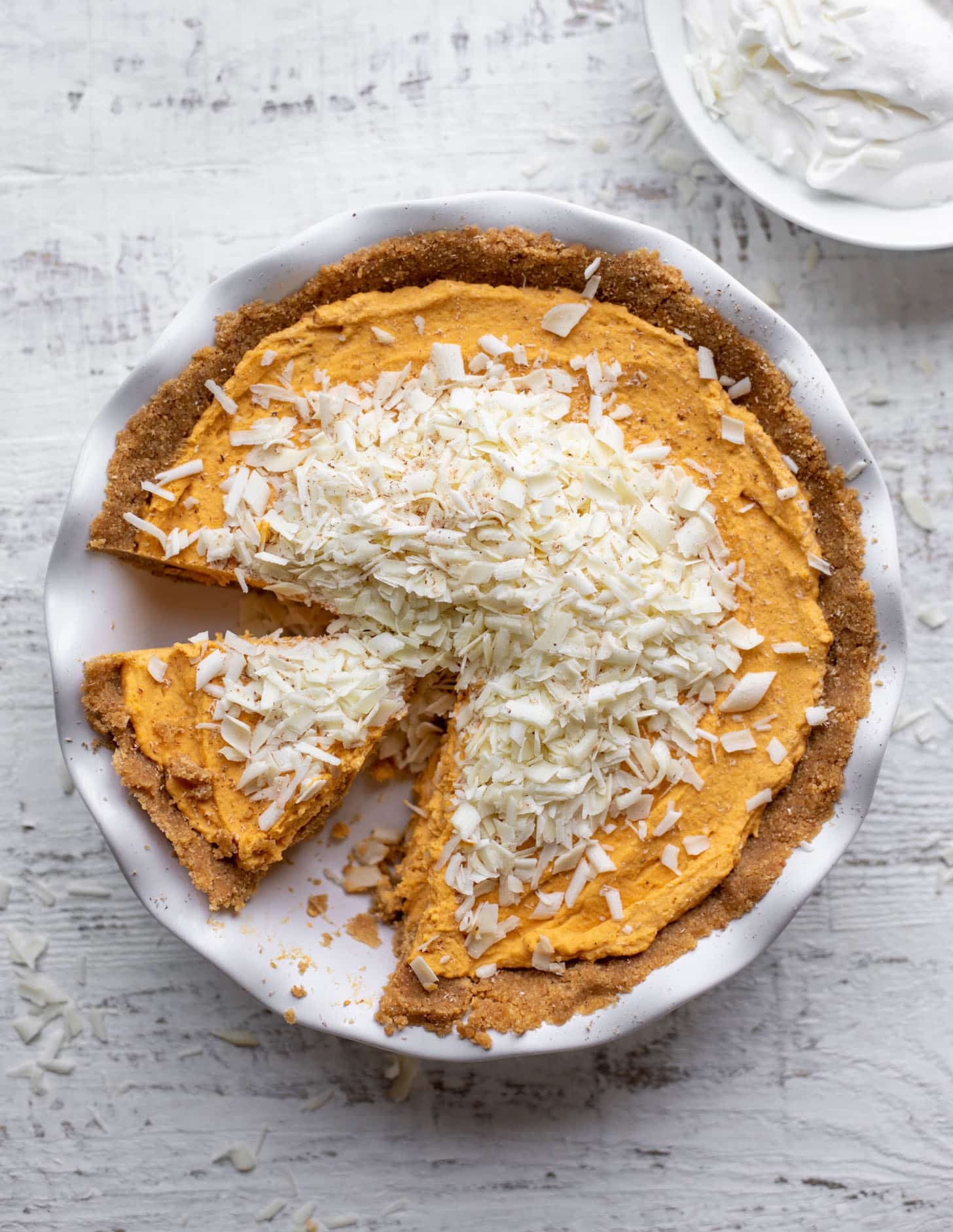 pumpkin mousse pie with white chocolate