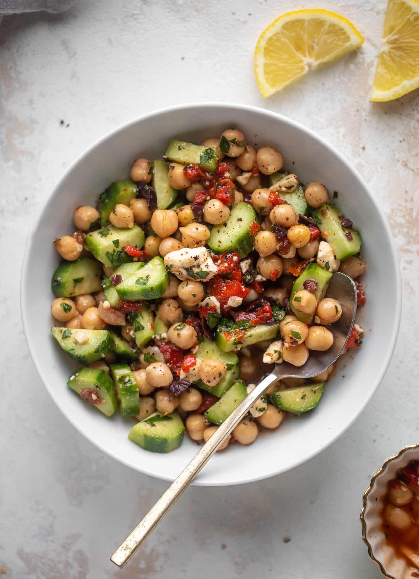 make ahead marinated mediterranean chickpeas