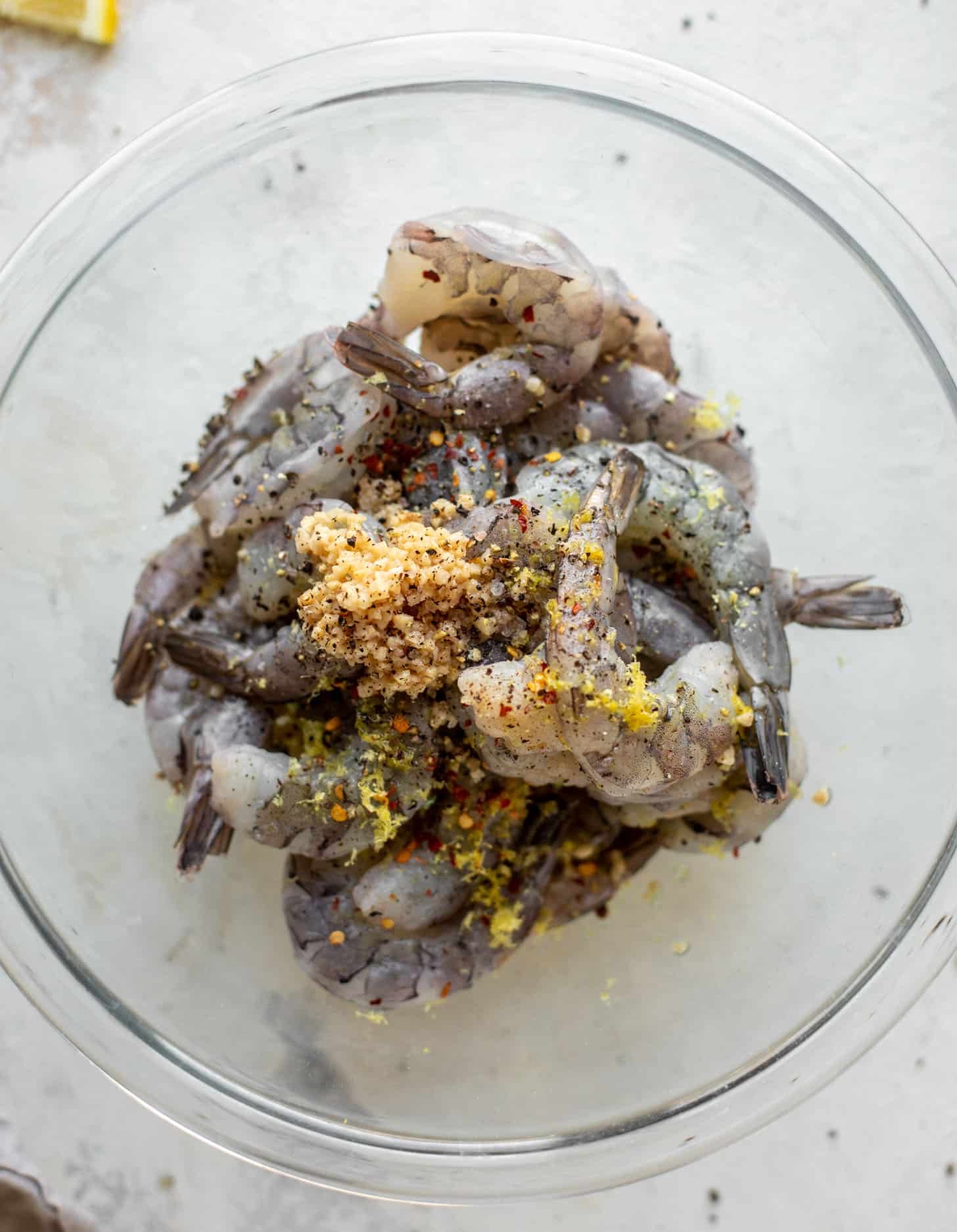 marinating shrimp in lemon and garlic