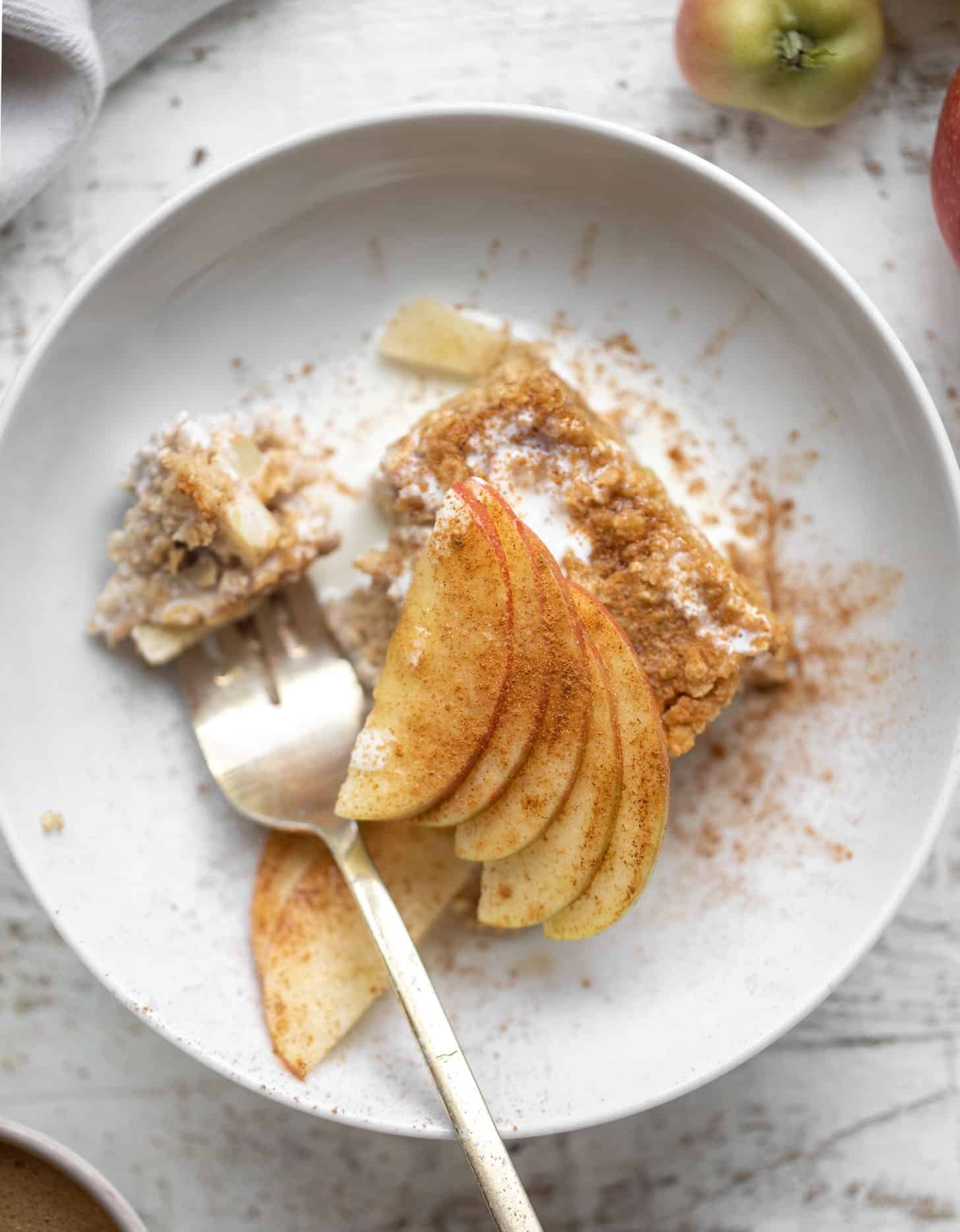 apple cinnamon baked oatmeal