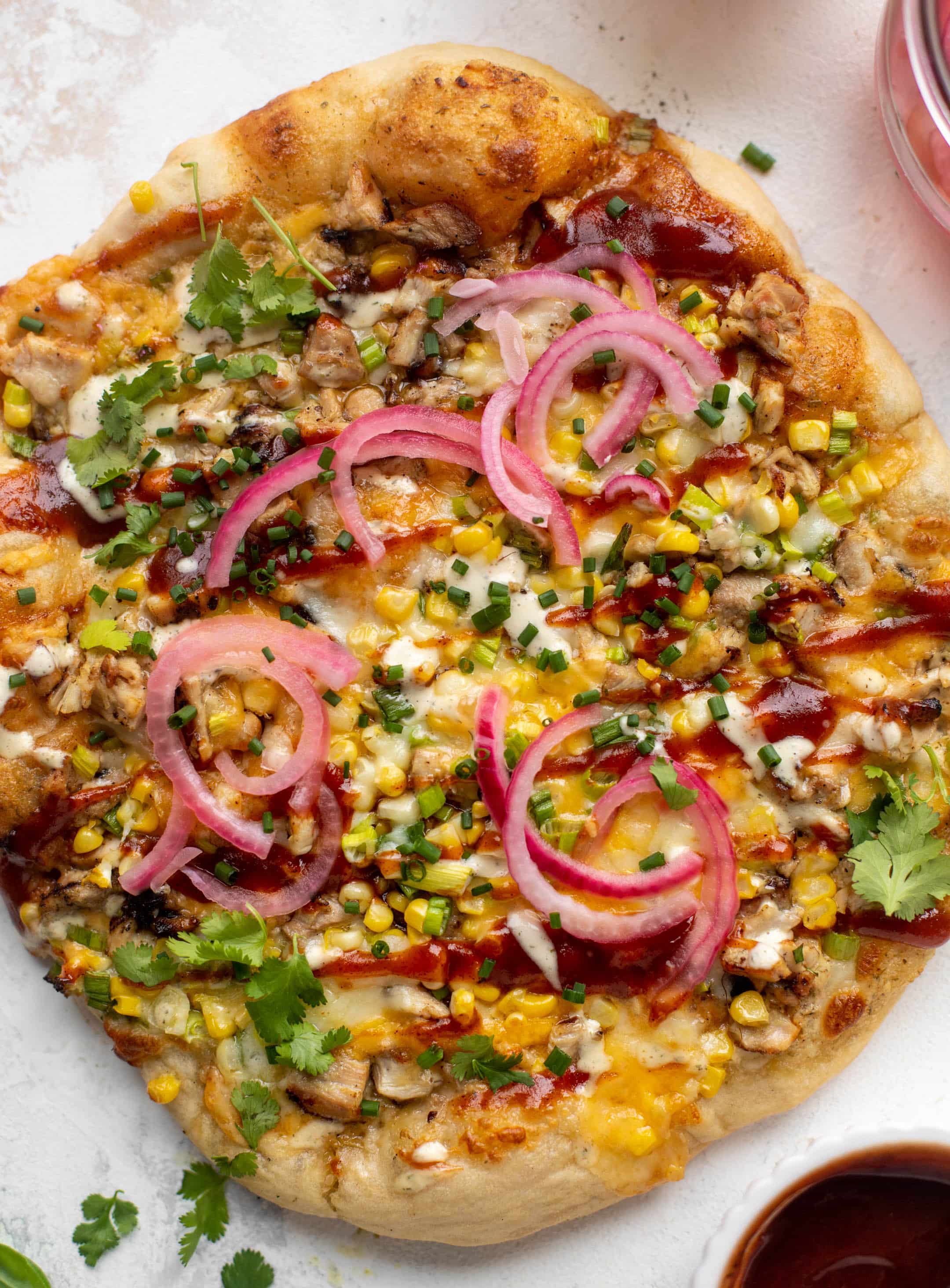 grilled summer BBQ chicken pizza