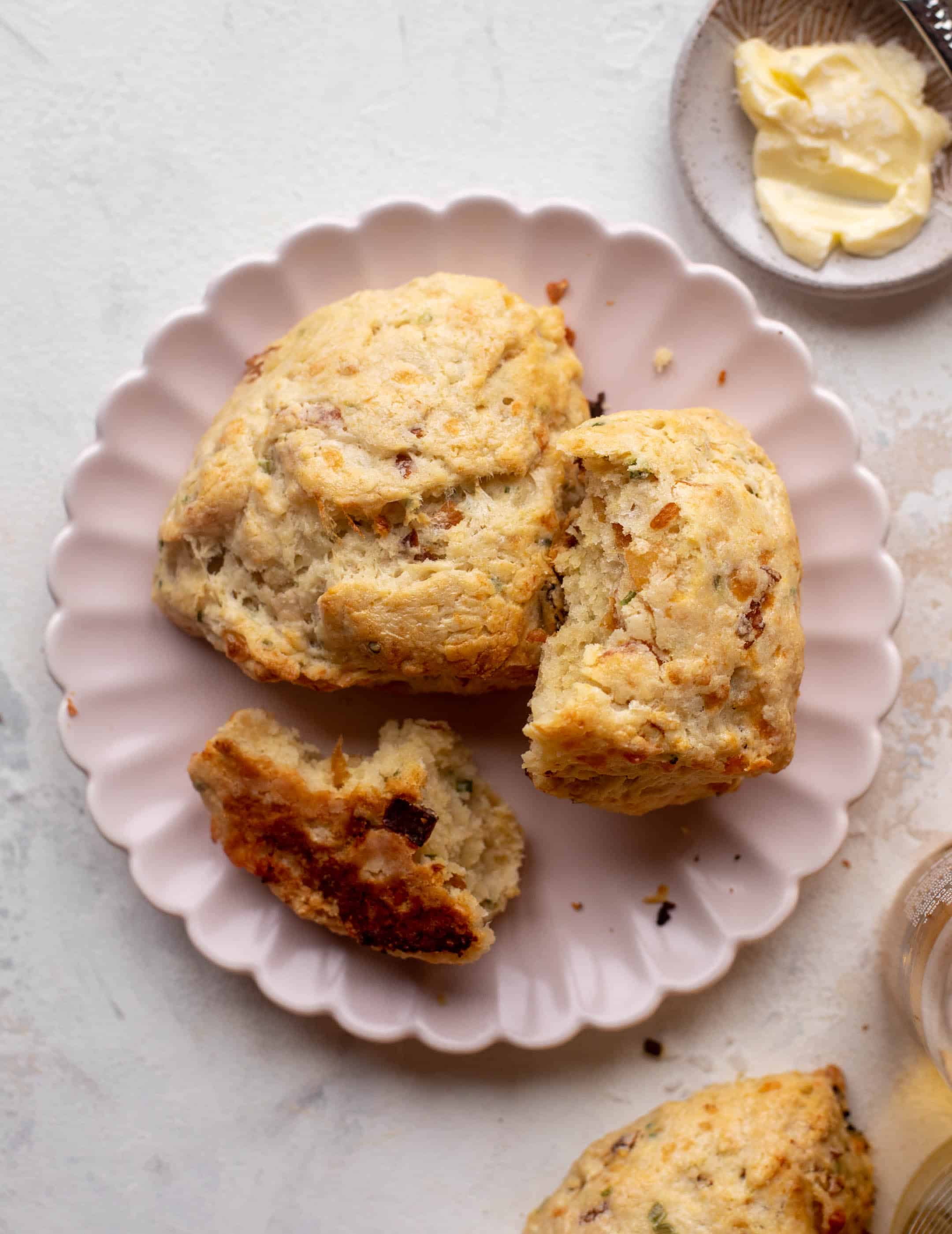 irish cheddar and caramelized onion beer bread scones