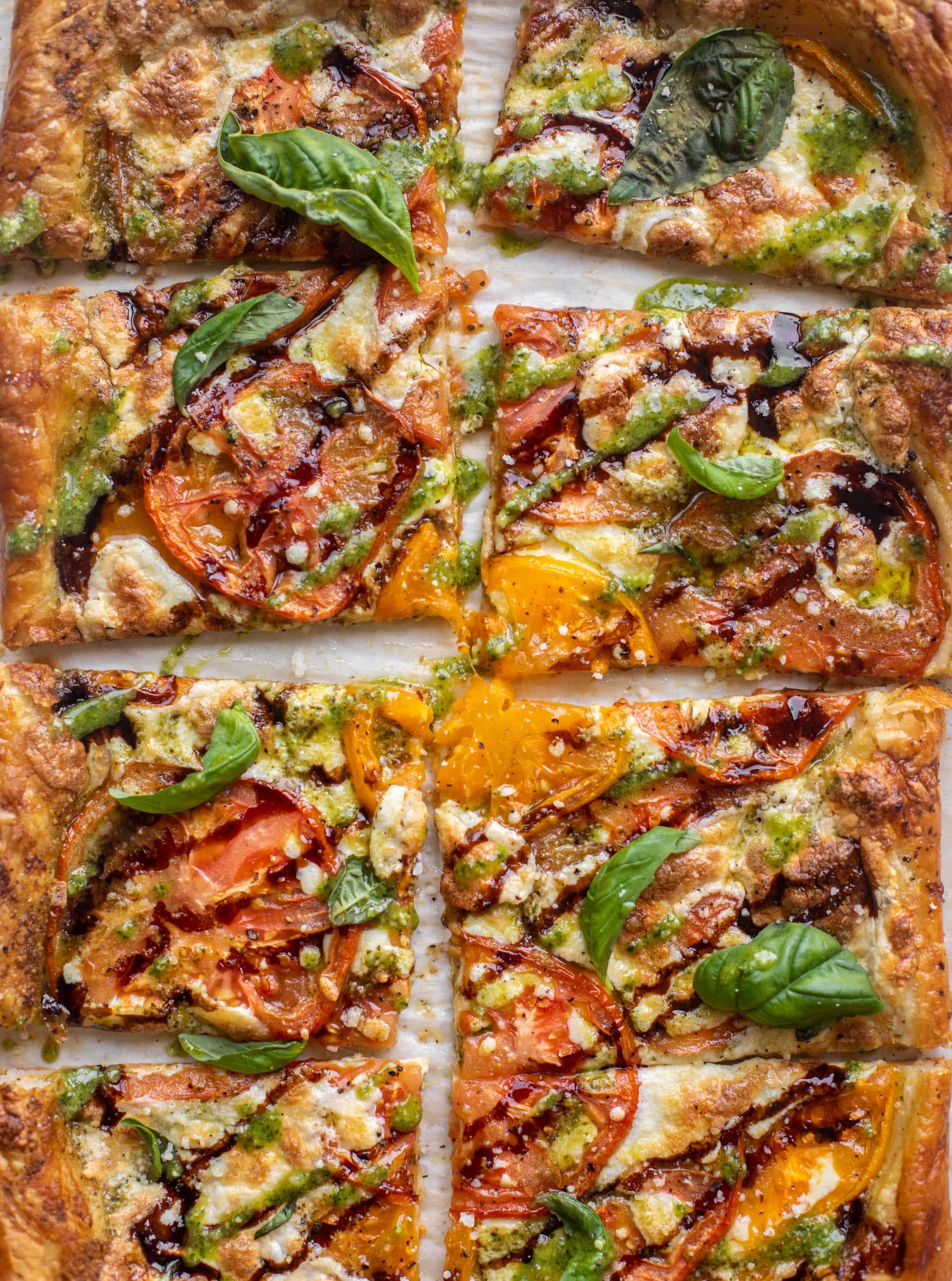 caprese puff pastry pizza