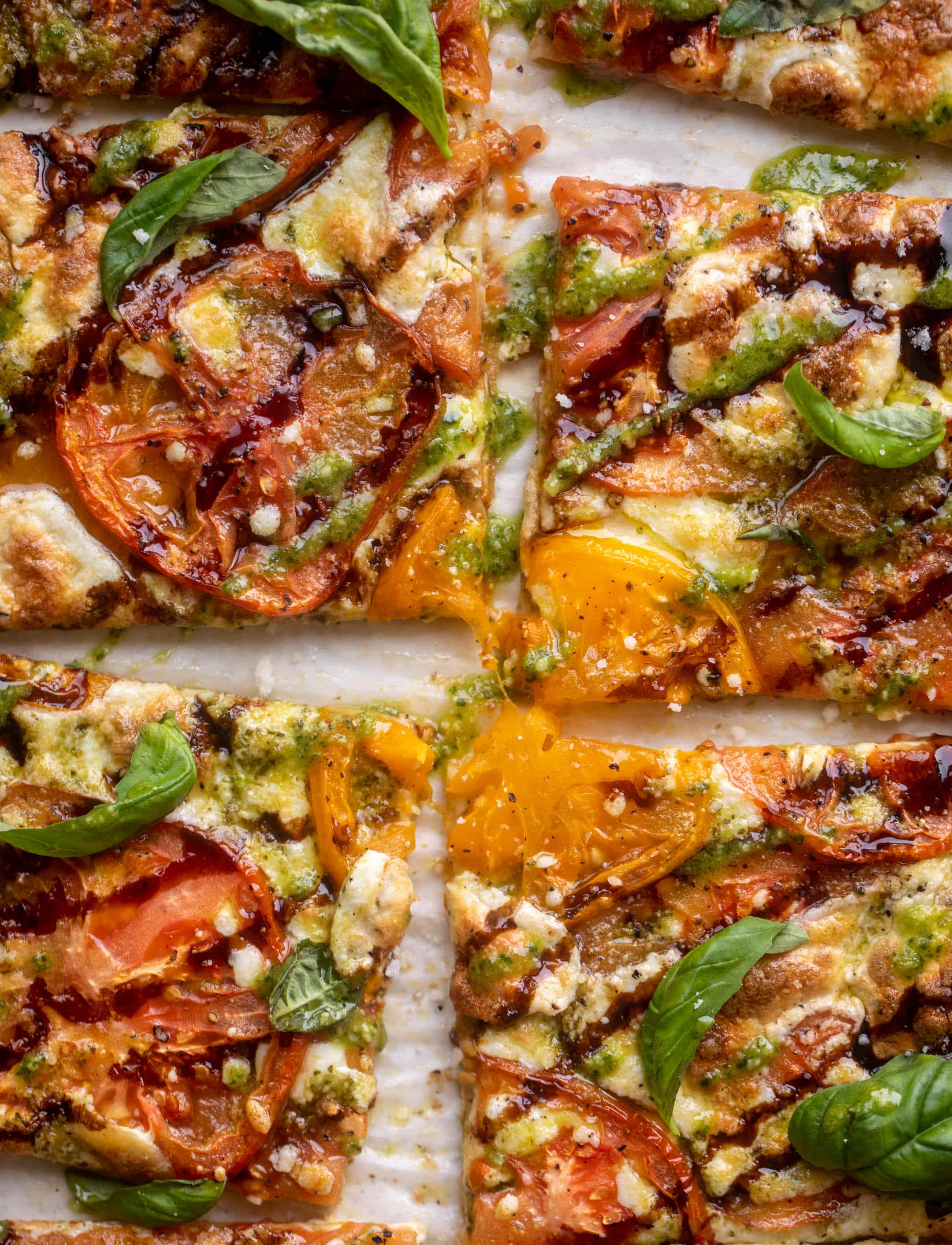 caprese puff pastry pizza