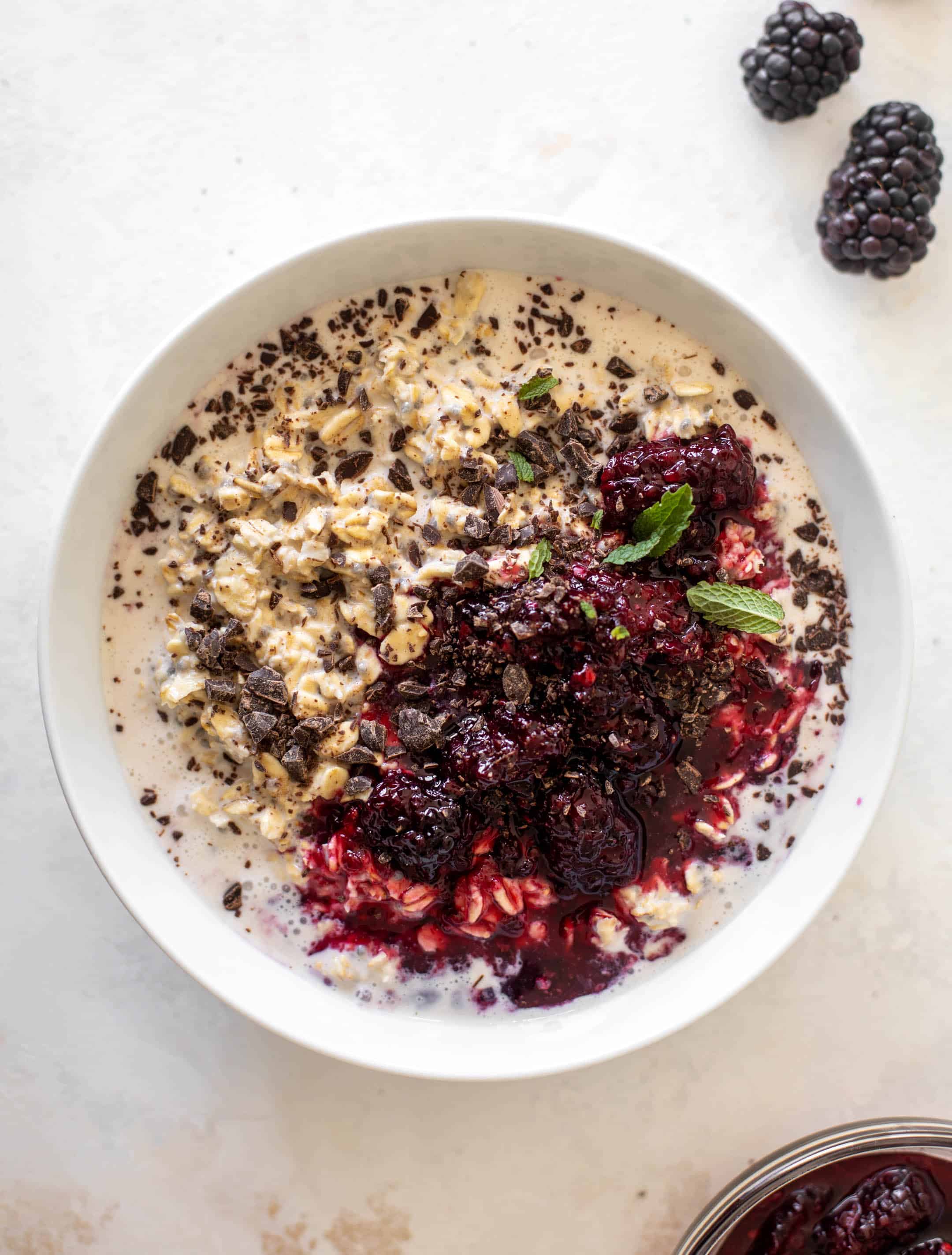 blackberry chip overnight oats