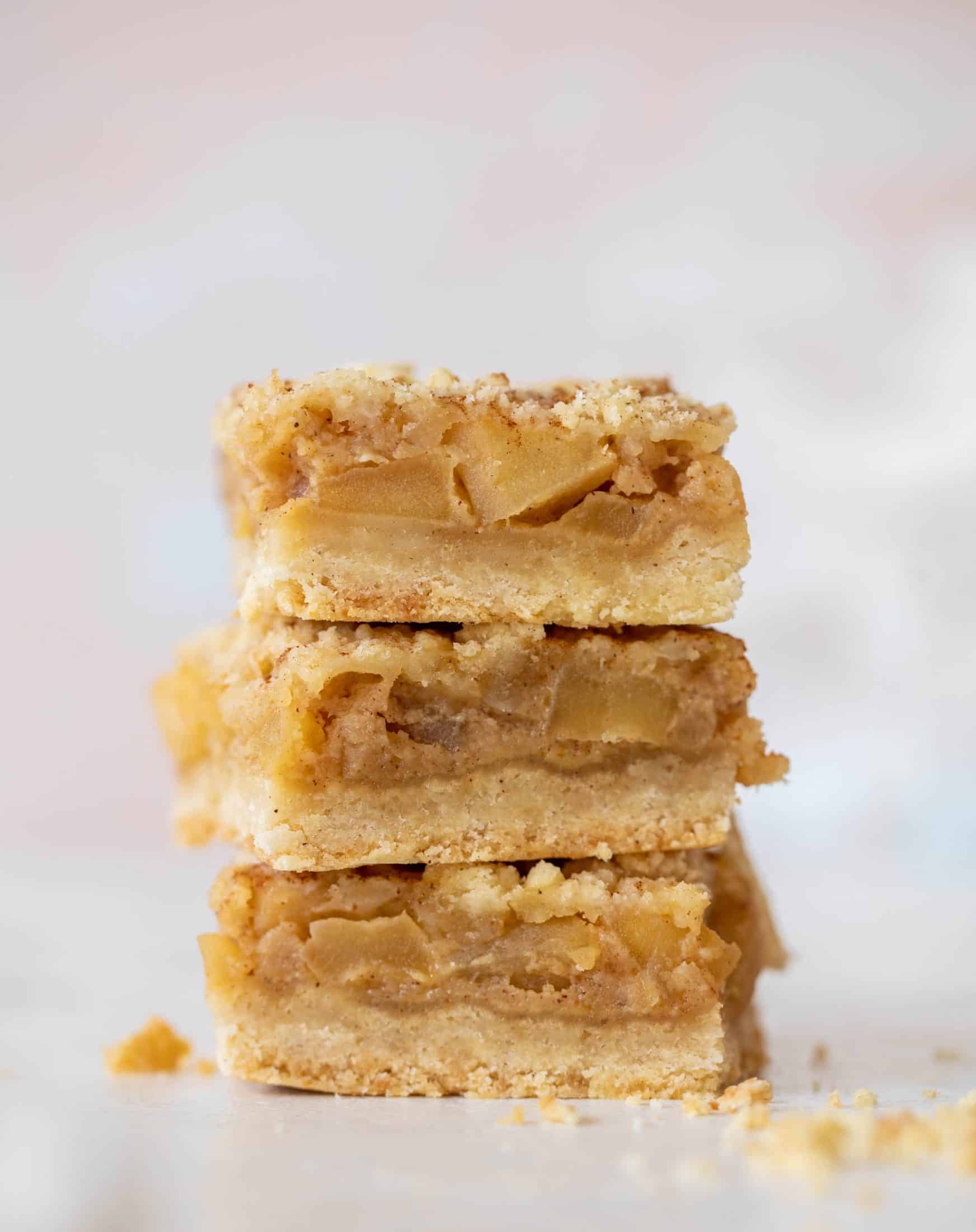 apple pie cobbler bars