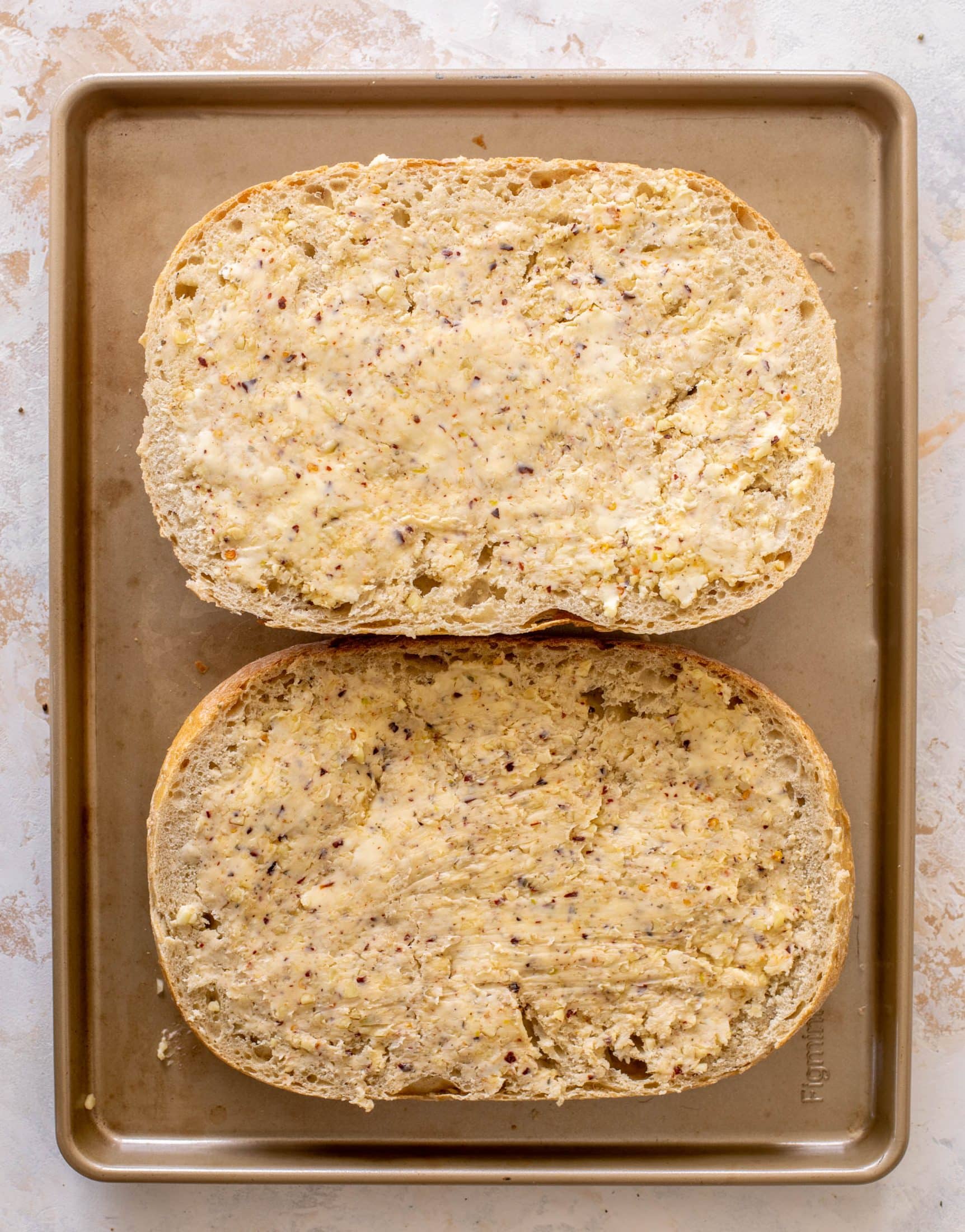 cheesy spicy garlic bread