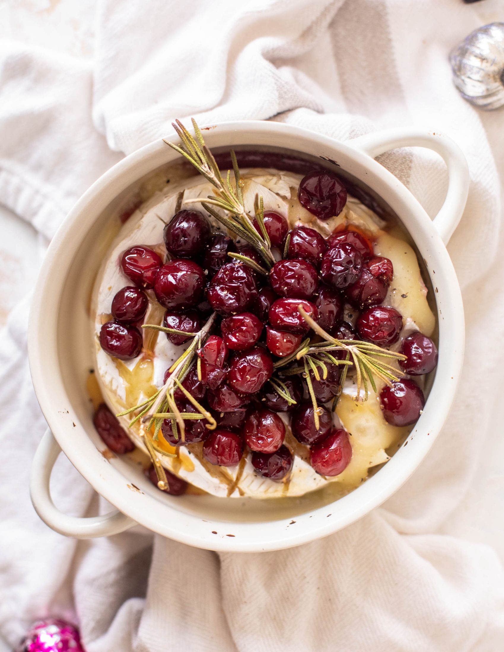 christmas cranberry baked camembert